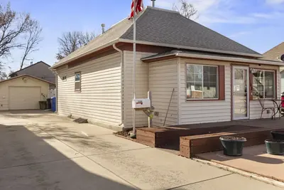Image de Family Getaway | Games & Dog Friendly Fenced Yard