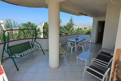 Image de Appartement 'Veranda Sul Beach Di Alcamo Marina' avec vue sur mer, Wi-Fi et climatisation
