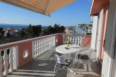 Image de Villa Apolonia Comfy 2-bed 2 bath, Seaview Apt, balcony, pool, WiFi, Ac, Amula1