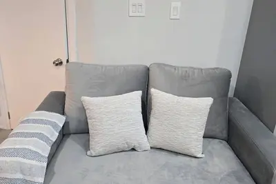 Image de peaceful, Cozy 1 bedroom 1 bath basement suite