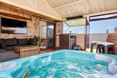 Image de Salt Water Breeze at Culburra Beach with spa