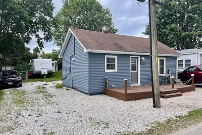Image de Erieau Happy Clam Shack, minutes to beach!
