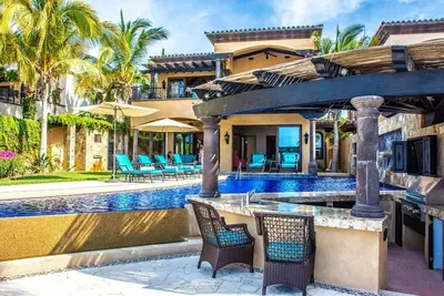 Image de Luxury awaits Beachfront Villa w/Private Pool and Golf