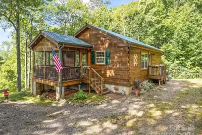 Image de Cozy Mountain Cabin - Amazing View! Central heat/Ac, fireplace, firepit