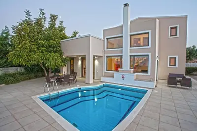 Image de 10 Guests Luxury Villa with pool & bbq facilities