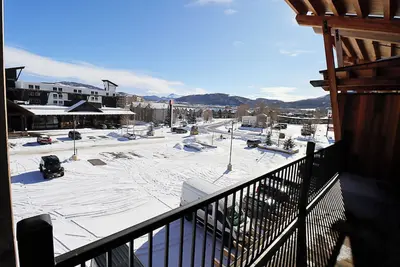 Image de Fantastic Condo Unit A with Full kitchen and Great View Balcony