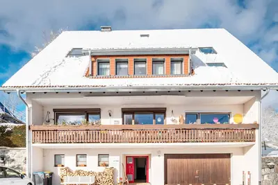 Image de Appartement \"Haus Doktor Saeltzer - Großgruppen\" avec vue sur la montagne, jardin partagé et Wi-Fi