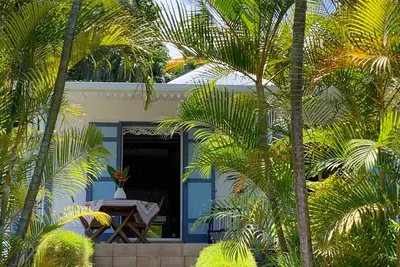 Image de Gîte créole de charme avec piscine, climatisation et parking - Proche plage Grand'Anse