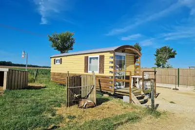 Image de Roulotte bohème confortable à la ferme pédagogique près de Nancy