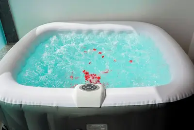 Image de Triplex 300 M2 3 Chambres Et 3 Grandes Terrasses Avec Jaccuzzi En Centre Ville