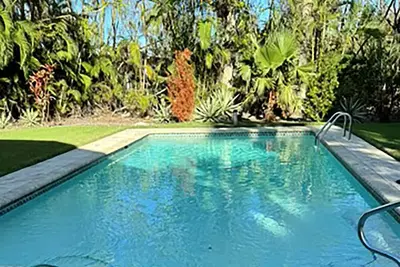 Image de Beach Road Retreat: Your Sanibel Island Oasis Awaits!