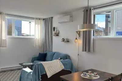 Image de Logement complet près du centre-ville