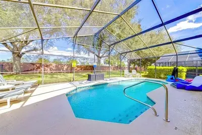 Image de Ref 107. Stunning villa with pool and games room. Free Bbq
