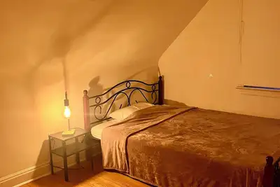 Image de Your cozy home in Richmond Hill downtown!