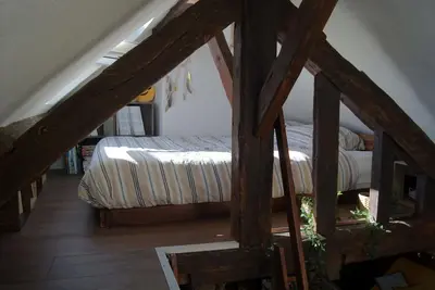 Image de Le perchoir de St-Antoine - vue sur le port d'Honfleur, Netflix, jeux, vinyles