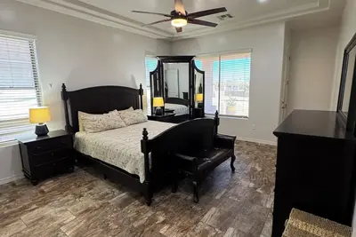 Image de Beautiful Golf Course Home - 3 Bedrooms/4 Beds/1 King/1 Queen/2 Full - Office