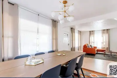 Image de MidMod Muse, a Sumner Stay for traveling professionals and traveling families!