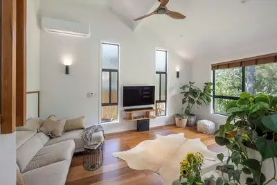 Image de ‘On the Shores’ Newly renovated 3 bedroom home