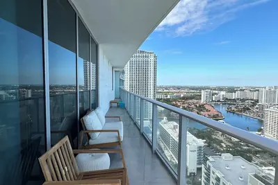 Image de Beach front Condo with Resort Amenities
