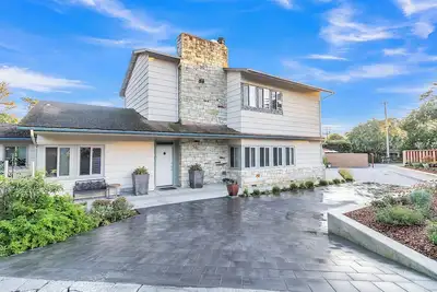 Image de Spacious 3-Bedroom, Walk to Downtown Carmel-By-The-Sea!