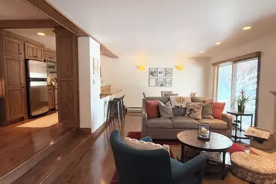 Image de Sun Valley Amenities! Remodeled ski in-ski out condo with pool and hot tub!