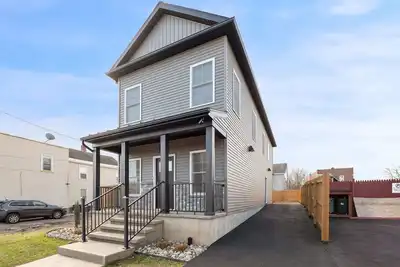 Image de Brand New Modern Downtown Apartment, Convenient