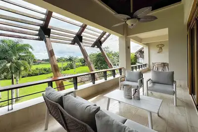 Image de Elegant penthouse w/ stunning view over Dye Fore Golf & close to Altos de ChavĂłn