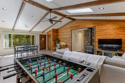 Image de Timber Lodge Tranquil Forest & Easy Lake Access!