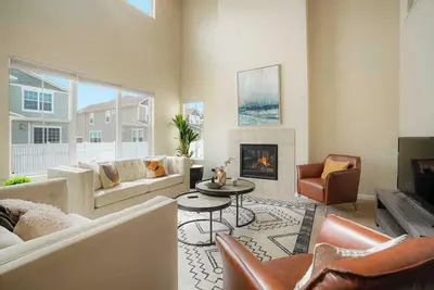 Image de Charming Retreat on Linda Place: A Cozy Escape Awaits You and Your Guests #41709