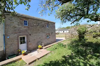 South View Cottage Dacre - sleeps 4 guests  in 2 bedrooms