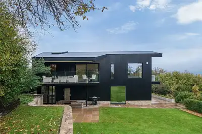 Jessamy - sleeps 8 guests  in 4 bedrooms