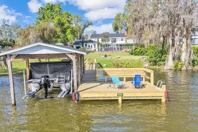 Image de Lakeside Adventure Retreat w/ Heated Pool, Fishing Dock, Game Room & Optional 1 hr Boat Cruise*