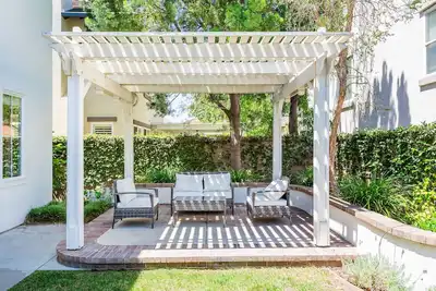Image de Classic Cali Elegance in Irvine’s Premier Gated Community - 4br Retreat #40704