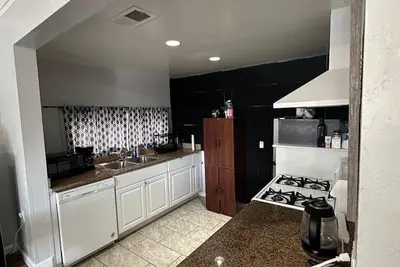 Image de 3-bedroom Live and Work Startup House near public transit and Sfo in San Bruno