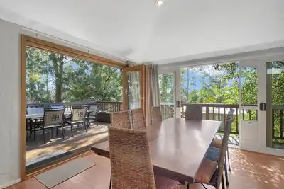 Image de Riverside 3-Bed Townhouse with Spacious Deck & Bbq