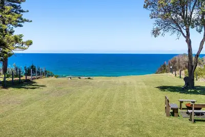 Image de The Castle - Pet Friendly - Absolute Beachfront