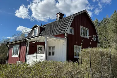 Allergy-friendly Swedish house with lake view and fireplace in Hultsfred, Småland