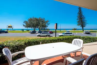 Image de Beachfront Bliss – Your Ultimate Coastal Getaway