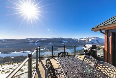 Image de MilkyWay_Lake Views! Air Conditioning, 3850SqFt, 3 Story, Game Room + Hoa Amenities