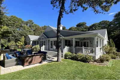 Image de Renovated, charming 4-bedroom house with Ac and WiFi in serene West Yarmouth