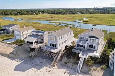 Image de Sand, Sea and Serenity On The Bay Rpam107