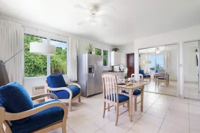 Image de Welcome to your Private Gated Oasis Near The Beach