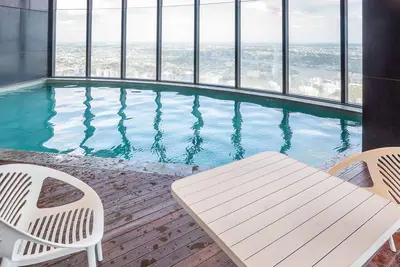 Image de Skyline Serenity - level 62 with stunning views!