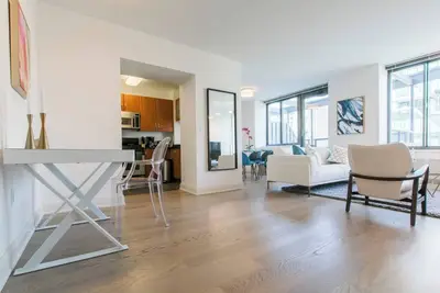 Image de Spectacular Midtown 2 Bed w /W/D, Gym, Balcony#6116