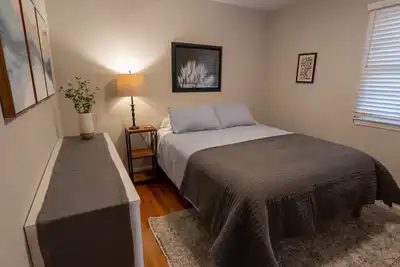 Image de Charming Creekside Gem near Downtown