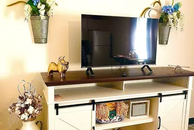 Image de Cozy 1-bedroom apt minutes from everything you need.