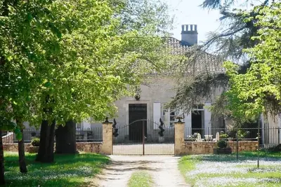 Image de Gîte avec grande piscine, aire de jeux, adapté Pmr. Literie de qualité.