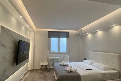 Image de Purple- Lux studio 2' from metro Petralona