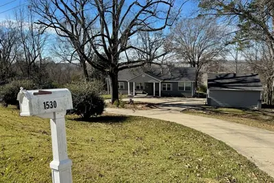 Image de 4-bedroom house in historic Vicksburg with Ac, WiFi, Pet friendly.
