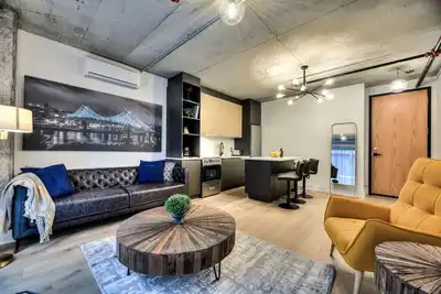 Image de Modern 2br Suite • Old Montreal • B3